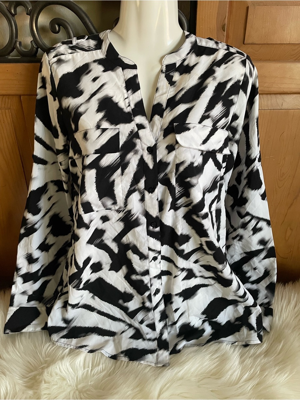 Calvin Klein Black and White Abstract Print Button-Up Blouse